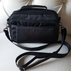 Lug Scoop black crossbody handbag